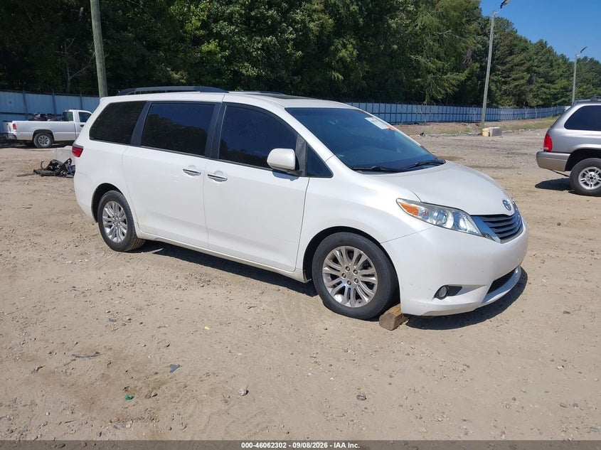 2015 TOYOTA SIENNA XLE 8 PASSENGER | 5TDYK3DC6FS566818 | UPCARS