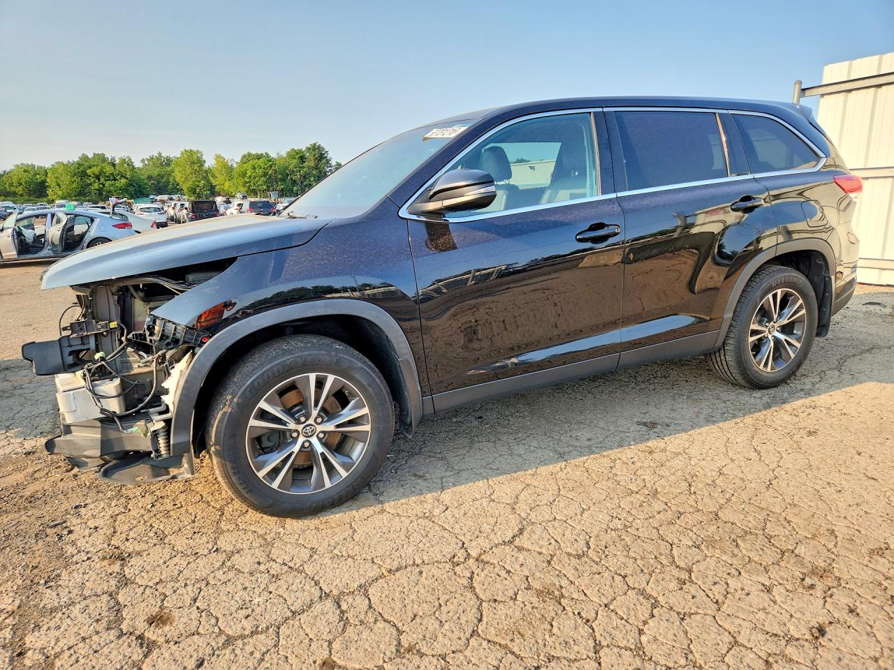 2019 TOYOTA HIGHLANDER LE PLUS | 5TDBZRFH4KS993275 | UPCARS