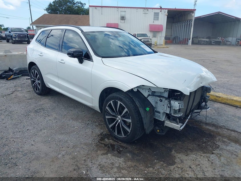 2024 VOLVO XC60 B5 PLUS DARK THEME | YV4L12RL9R1775839 | UPCARS