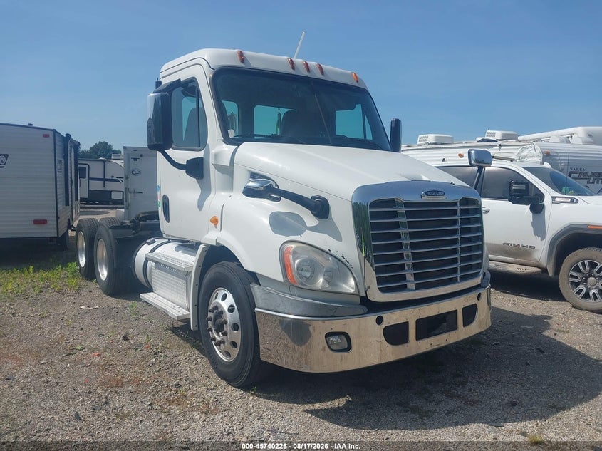 2015 FREIGHTLINER CASCADIA 113 | 1FUJGBDV3FLBW4363 | UPCARS