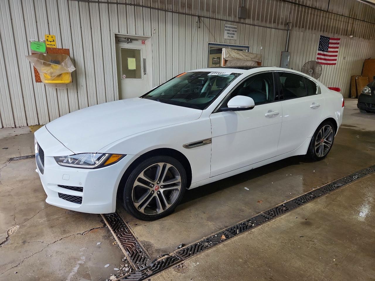2017 JAGUAR XE PREMIUM | SAJAJ4BV5HA975733 | UPCARS