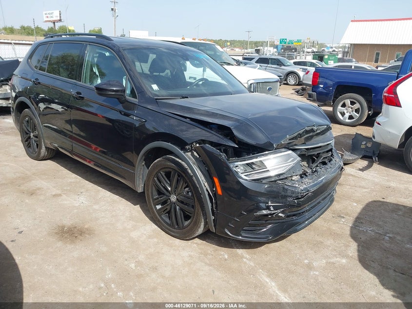 2022 VOLKSWAGEN TIGUAN 2.0T SE R-LINE BLACK | 3VVCB7AXXNM010665 | UPCARS