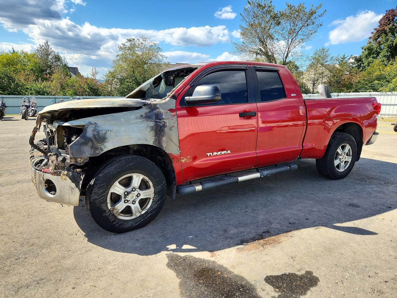 2011 TOYOTA TUNDRA DOUBLE CAB SR5 | 5TFUY5F1XBX174594 | UPCARS